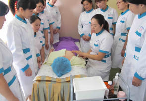 專業家政服務 月嫂育嬰醫陪與深度清潔，一站式滿足家庭精細化需求